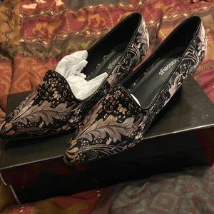 Masseys floral velvet short heal- 8.5W